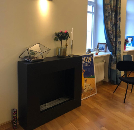 Биокамин в металлическом портале Firezo Kvadro